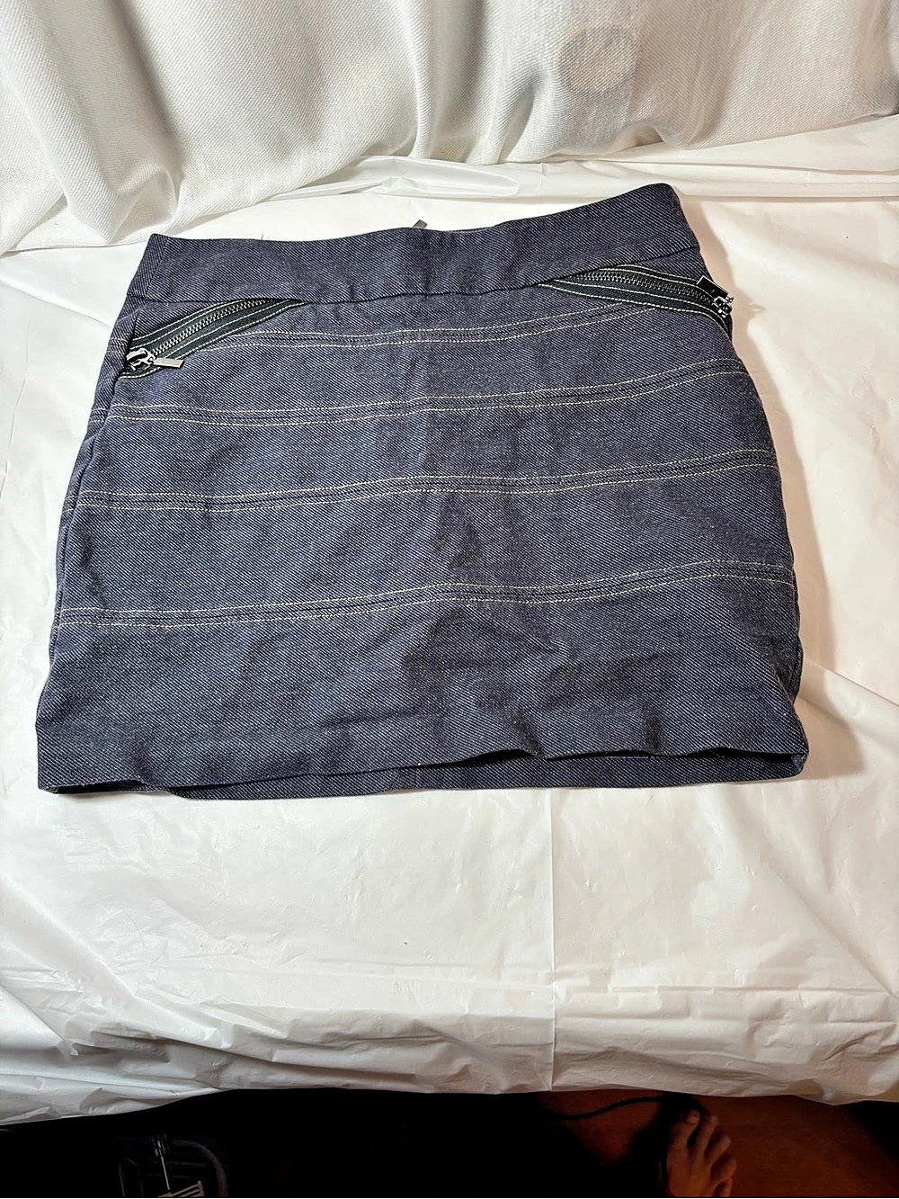 BCBGMAXAZRIA Denim Mini Skirt Size 2 Like New